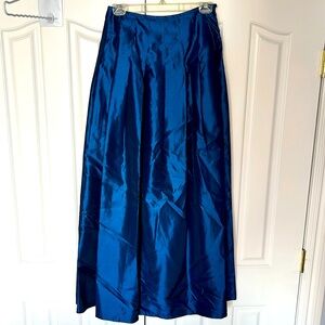 Pleated maxi skirt 💙